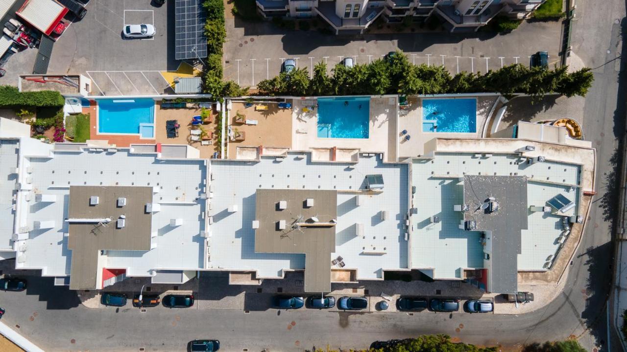 Luminous 2 Bdr Apartment W/Pool By Lovelystay อัลบูเฟรา ภายนอก รูปภาพ