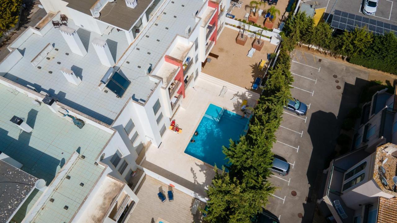 Luminous 2 Bdr Apartment W/Pool By Lovelystay อัลบูเฟรา ภายนอก รูปภาพ
