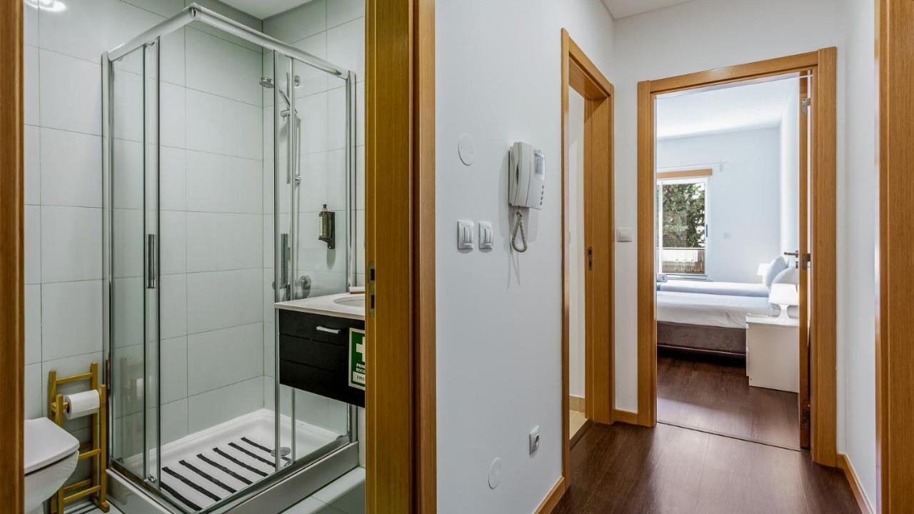 Luminous 2 Bdr Apartment W/Pool By Lovelystay อัลบูเฟรา ภายนอก รูปภาพ