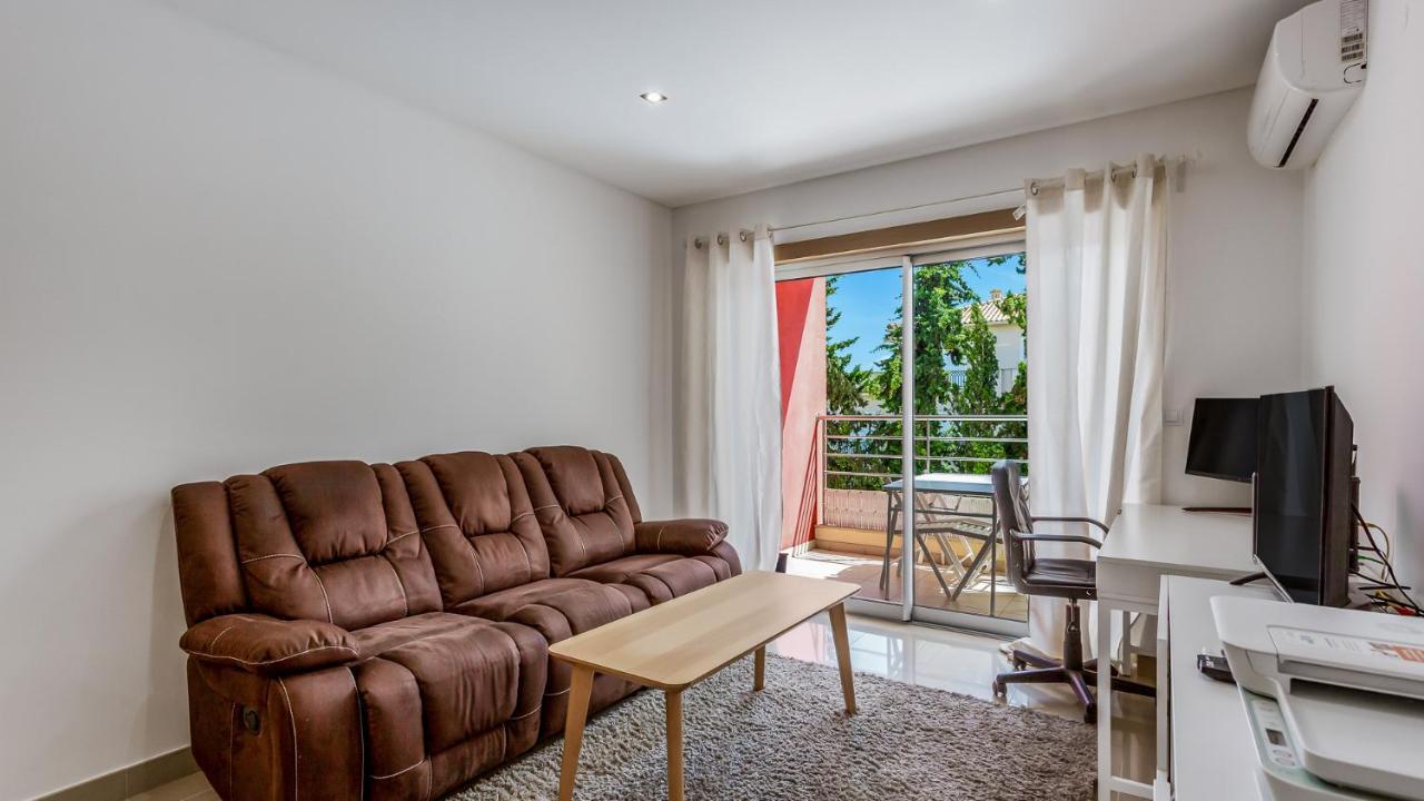Luminous 2 Bdr Apartment W/Pool By Lovelystay อัลบูเฟรา ภายนอก รูปภาพ